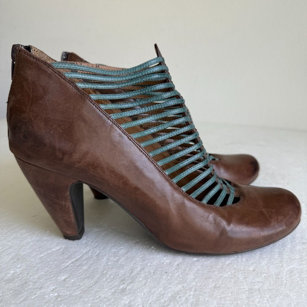 Miz Mooz 11 Barcelona Collection lace up Oxford heels Sloane Pumps